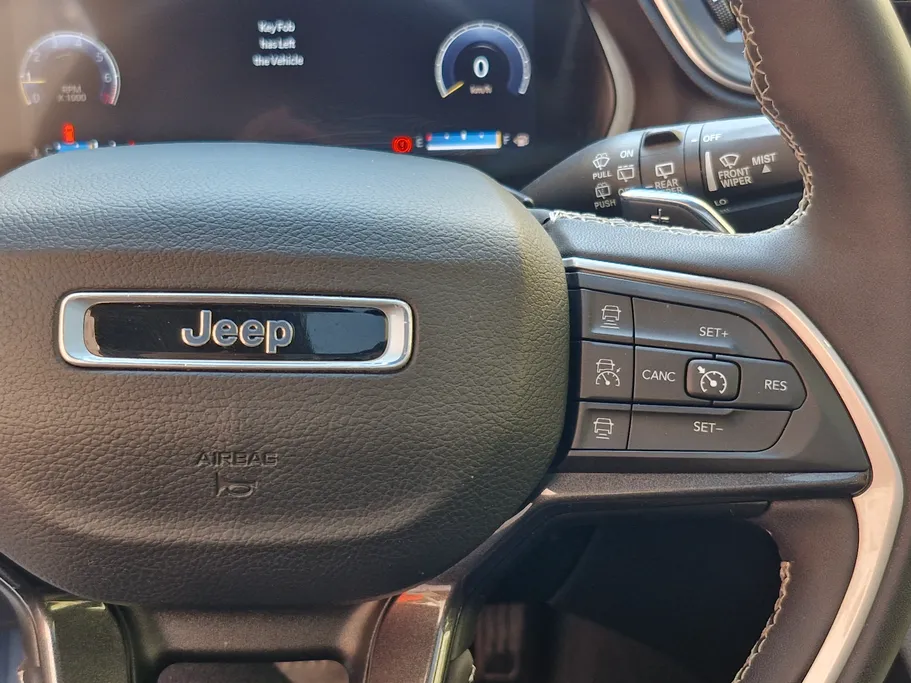 جيب جراند شيروكي L 2023