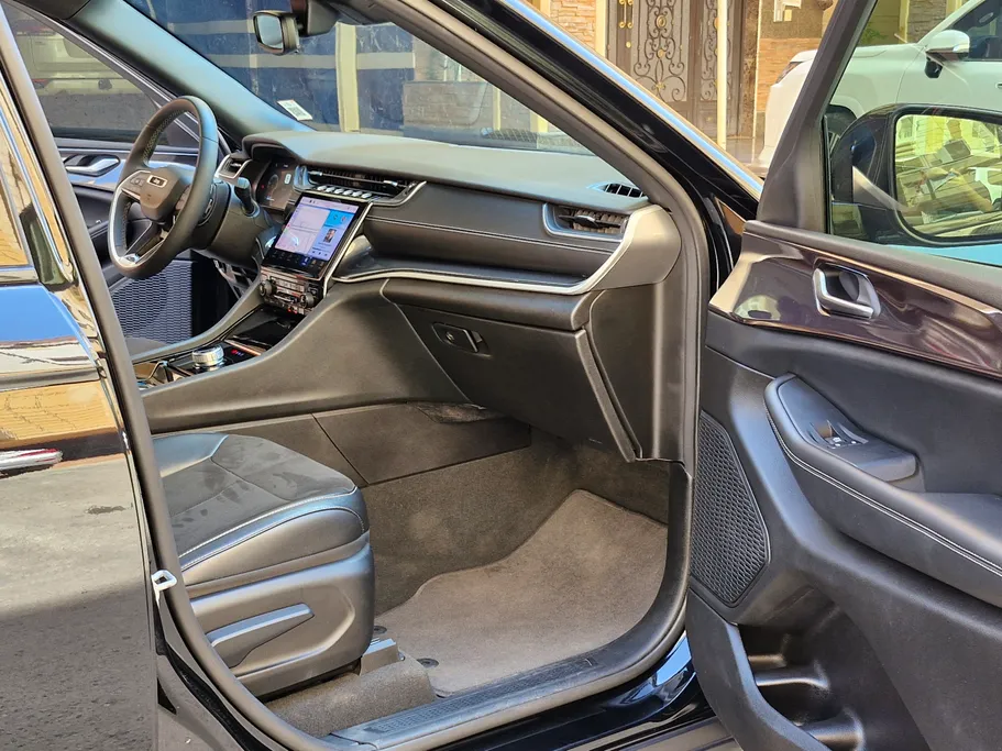 جيب جراند شيروكي L 2023