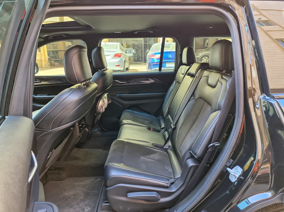 جيب جراند شيروكي L 2023