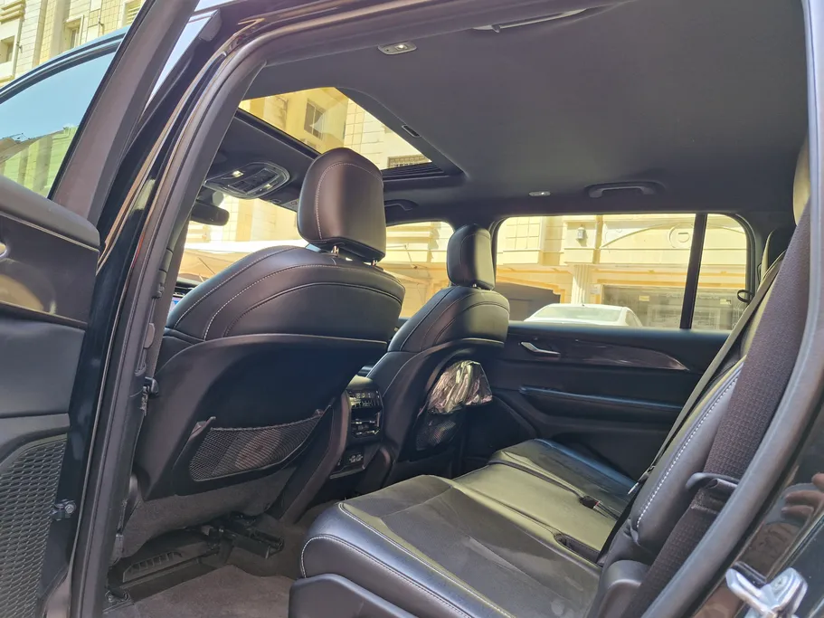 جيب جراند شيروكي L 2023