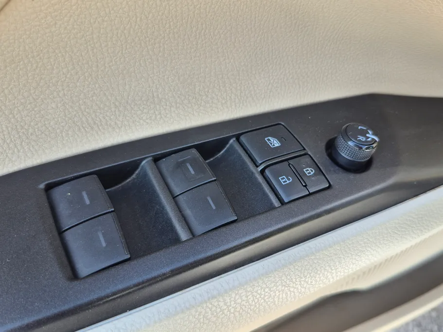 2024 Toyota Camry  LE HEV