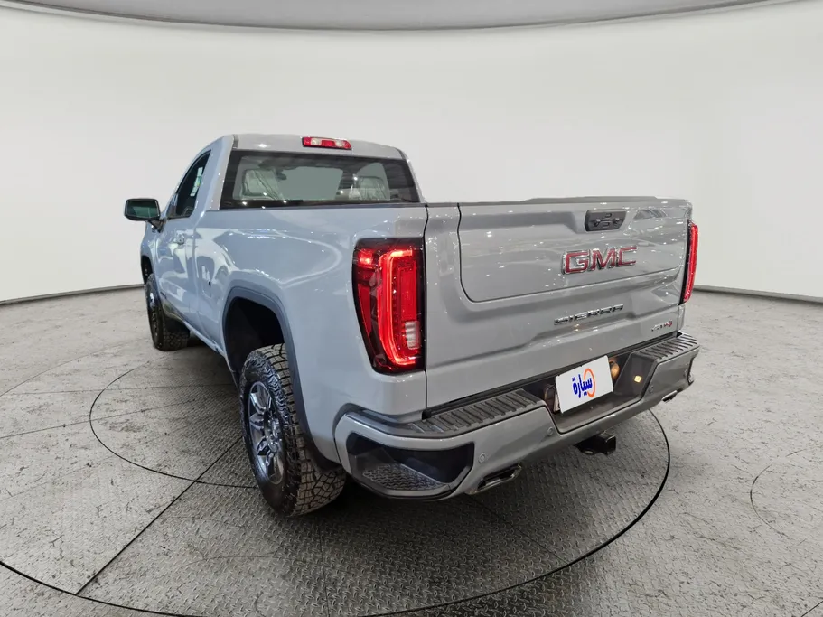 جي إم سي  سييرا AT4 2025