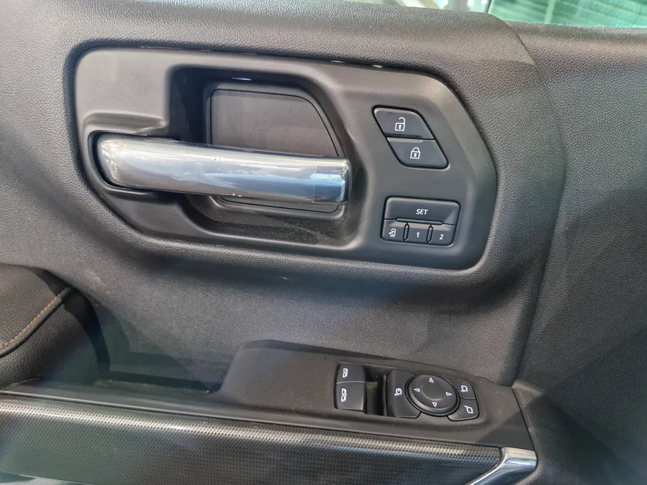 جي إم سي  سييرا AT4 2025