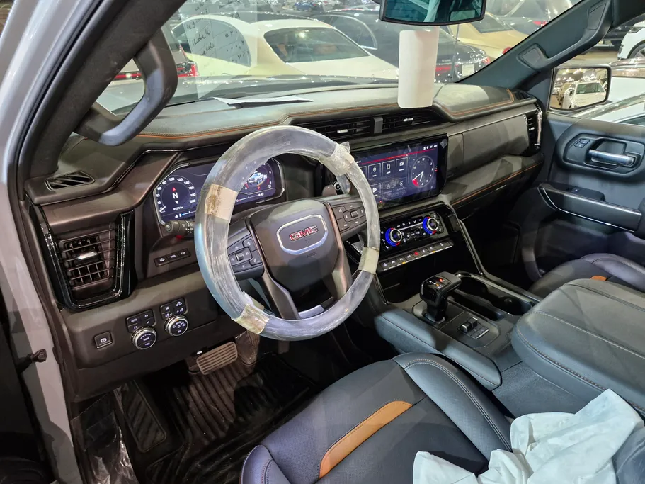 جي إم سي  سييرا AT4 2025