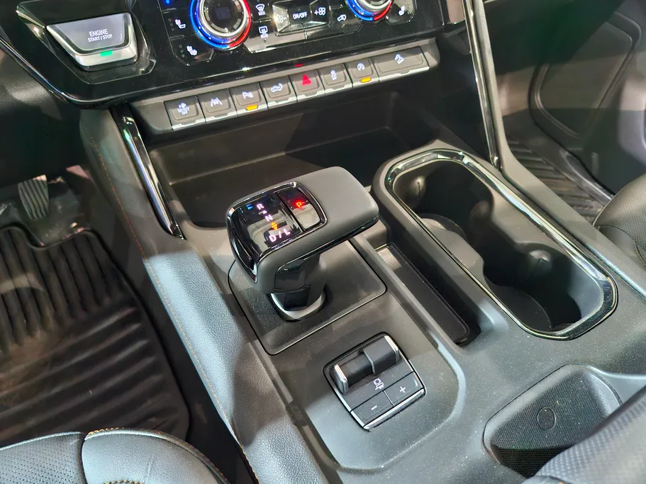 جي إم سي  سييرا AT4 2025