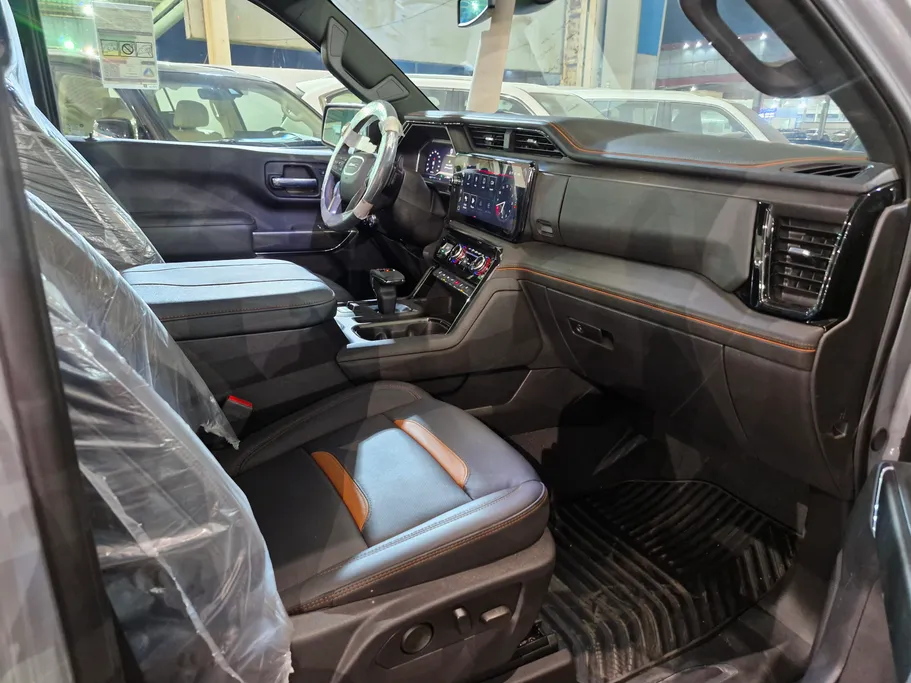 جي إم سي  سييرا AT4 2025