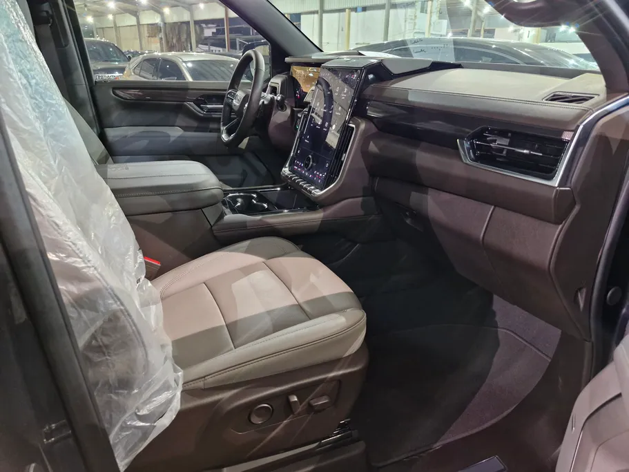 جي إم سي  يوكن اليفيشن 2025