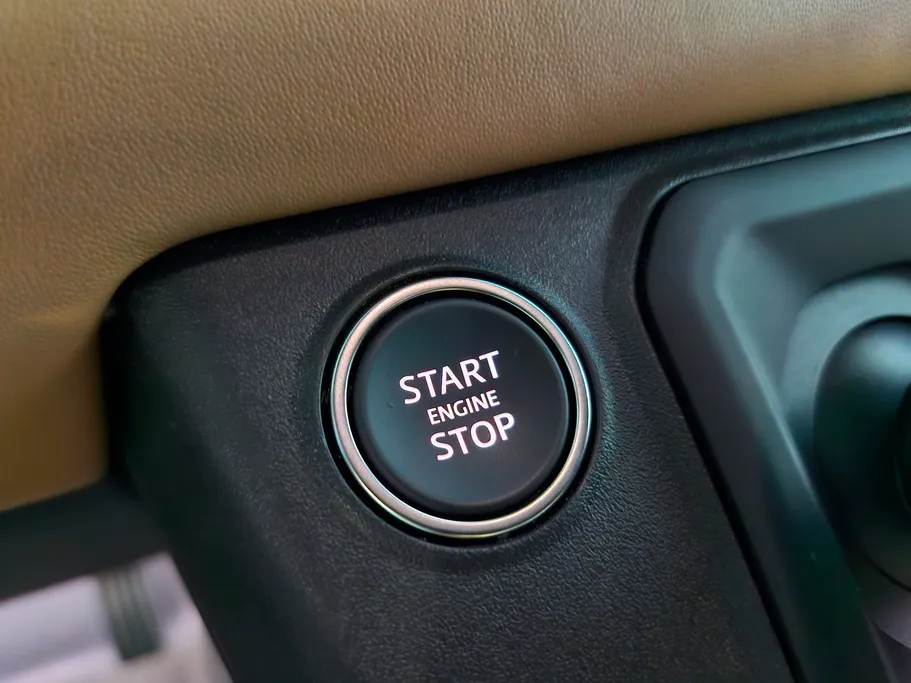 2025 Range Rover Defender P300 S 