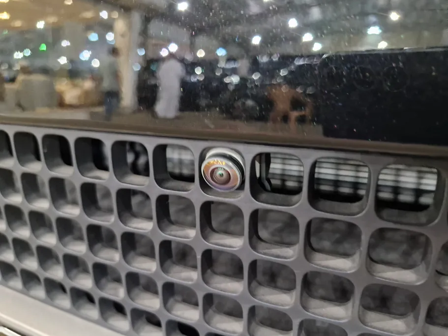 لاند روفر ديفندر P300 S 2025