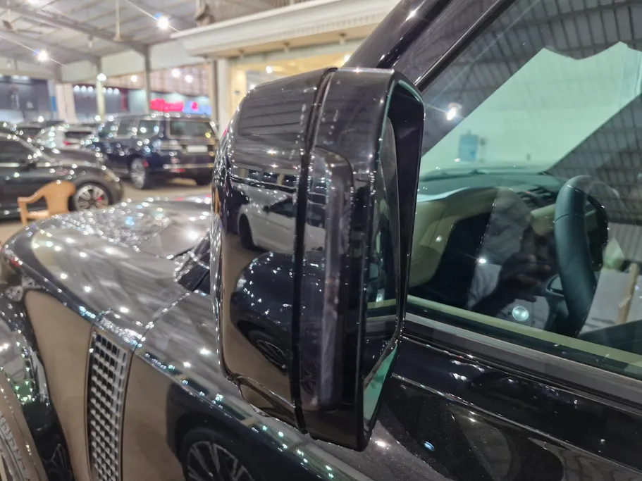 لاند روفر ديفندر P300 S 2025