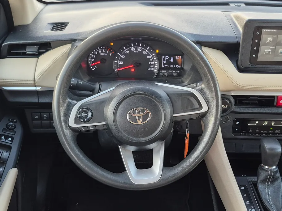 2023 Toyota Yaris  Y
