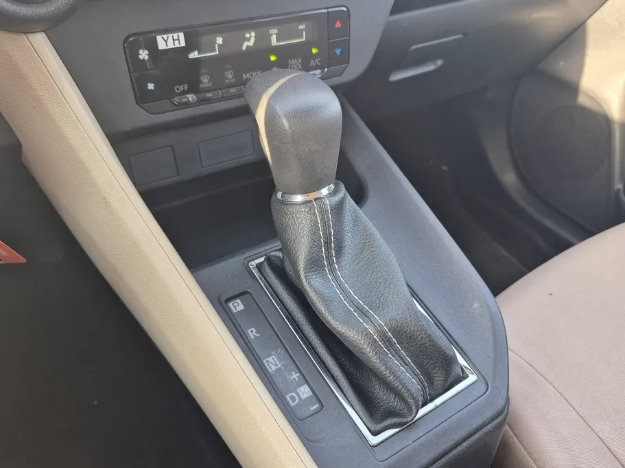 2024 Toyota Yaris  Y