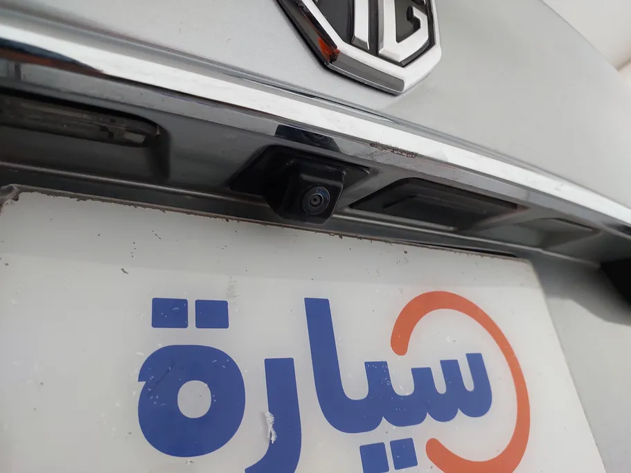 ام جي 5 LUX 2023