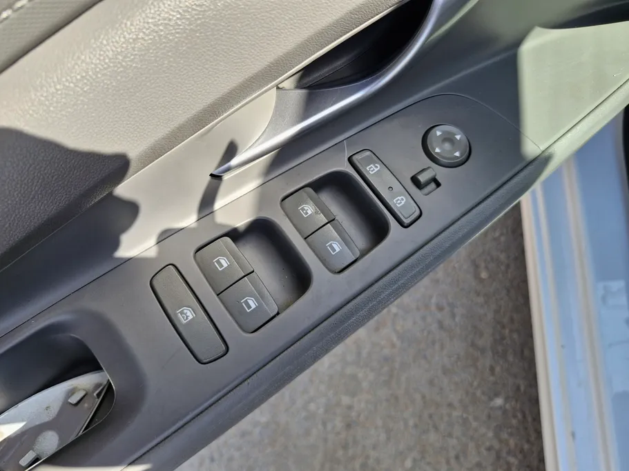2023 Hyundai Elantra Smart