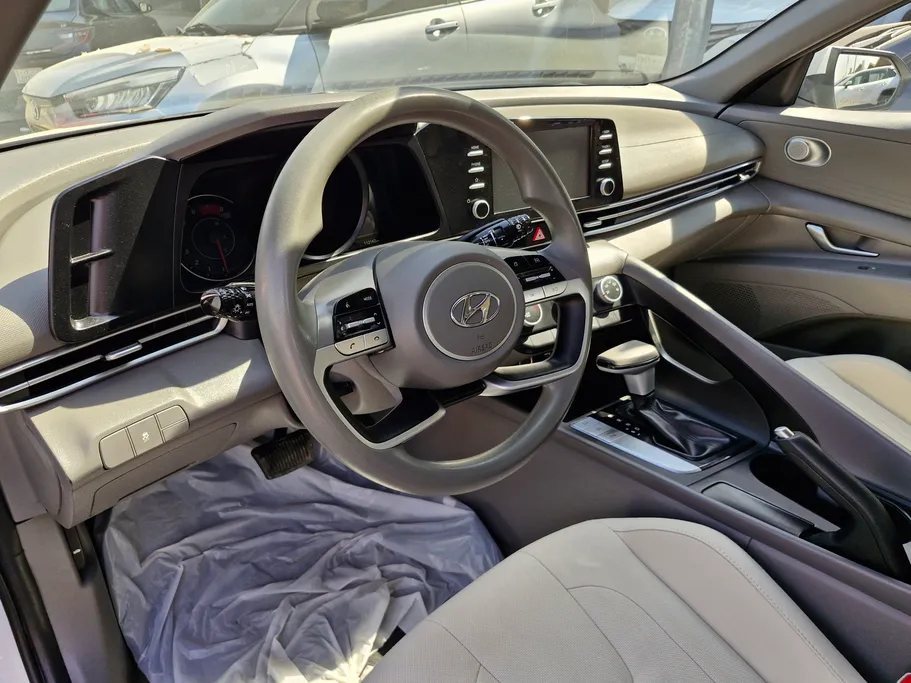 2023 Hyundai Elantra Smart