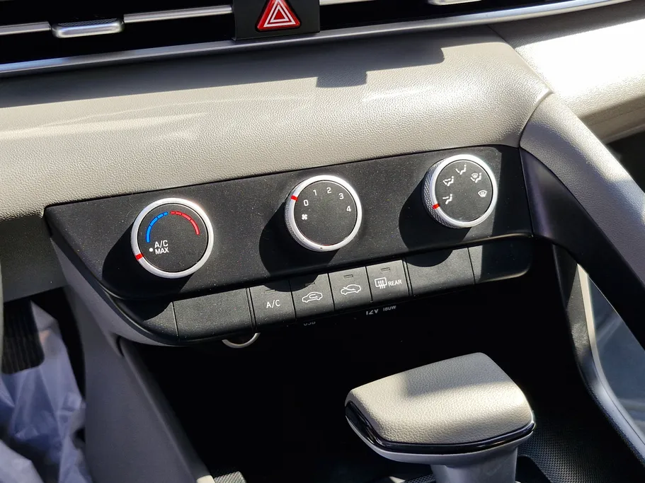 2023 Hyundai Elantra Smart