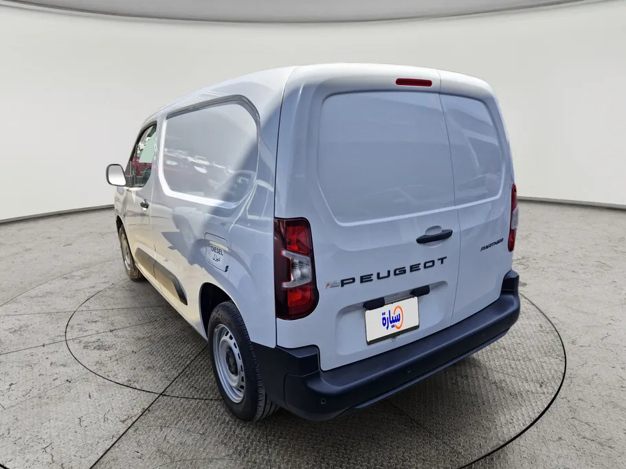 2025 Peugeot Partner Short van