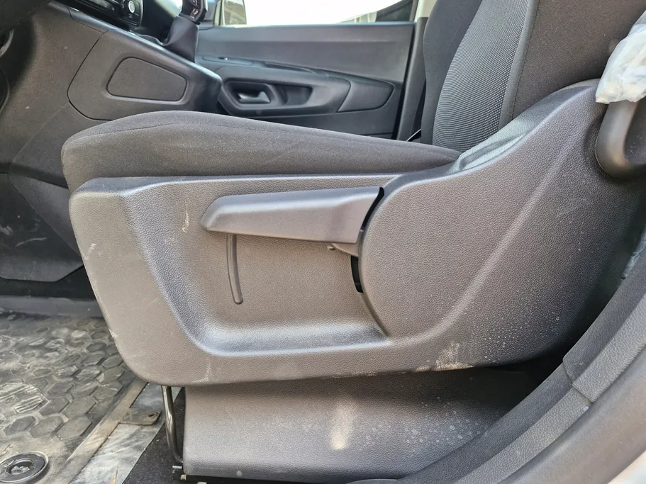 2025 Peugeot Partner Short van