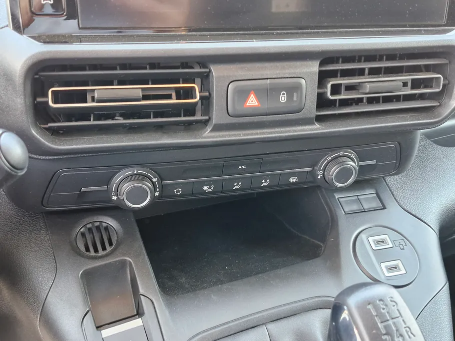 2025 Peugeot Partner Short van