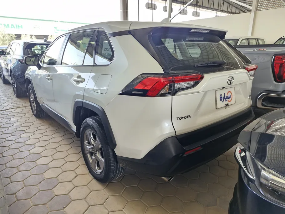 2022 Toyota RAV4 LE