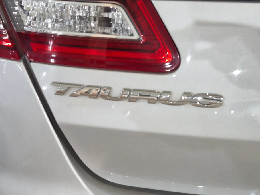 فورد تورس SE 2018