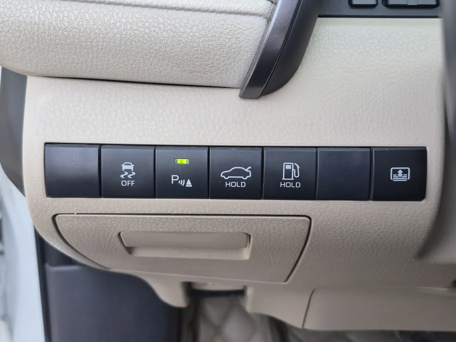 تويوتا كامري GLE HEV  2021 