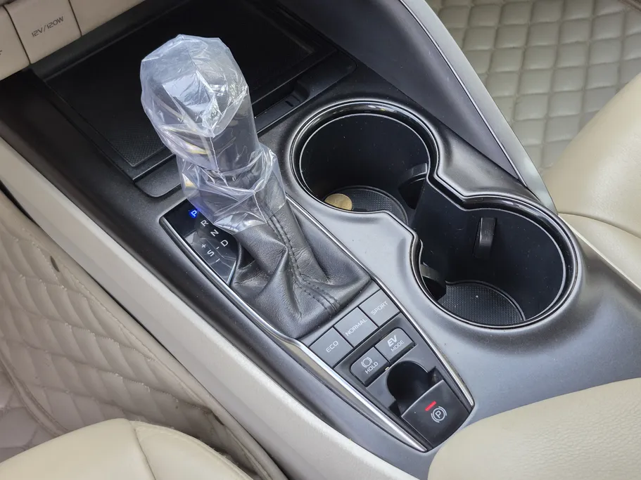 تويوتا كامري GLE HEV  2021 