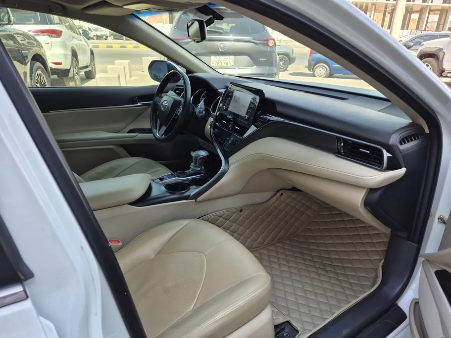 تويوتا كامري GLE HEV  2021 