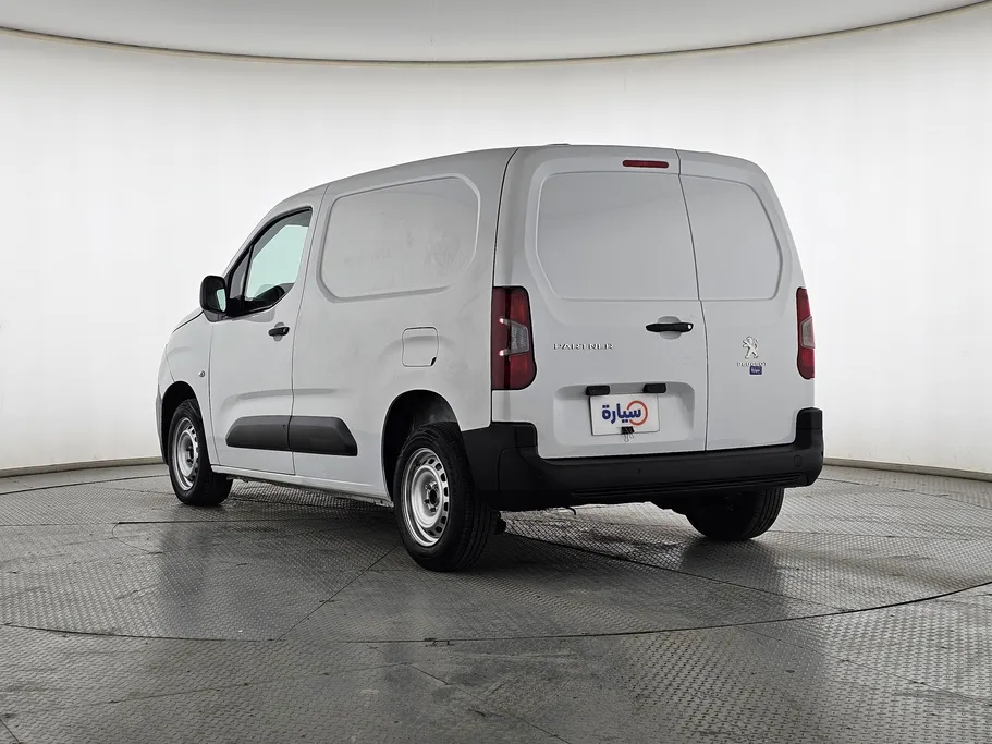 2023 Peugeot Partner Short van 