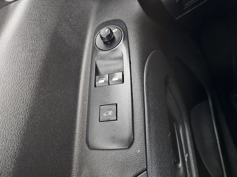 2023 Peugeot Partner Short van 