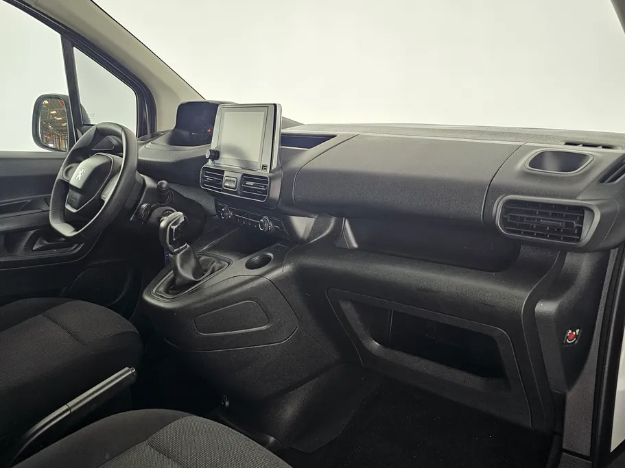 2023 Peugeot Partner Short van 