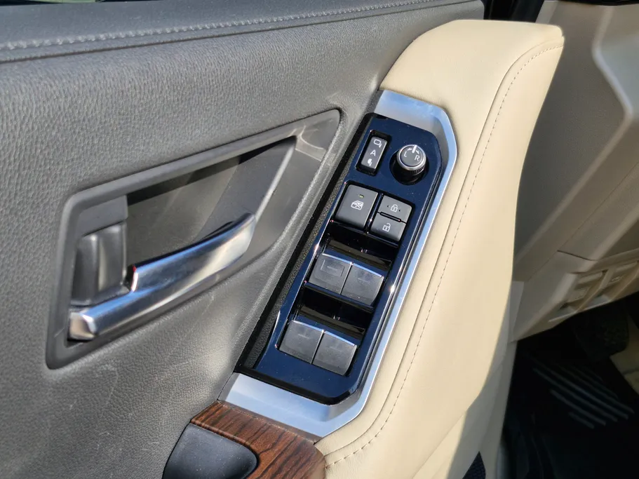 تويوتا لاندكروزر GXR4 DSL 2024 