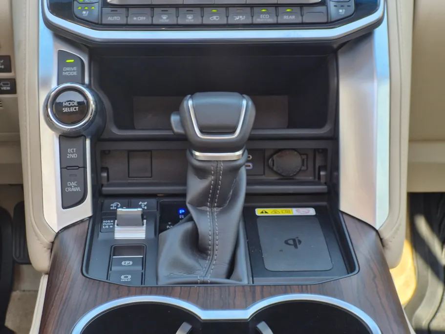 تويوتا لاندكروزر GXR4 DSL 2024 