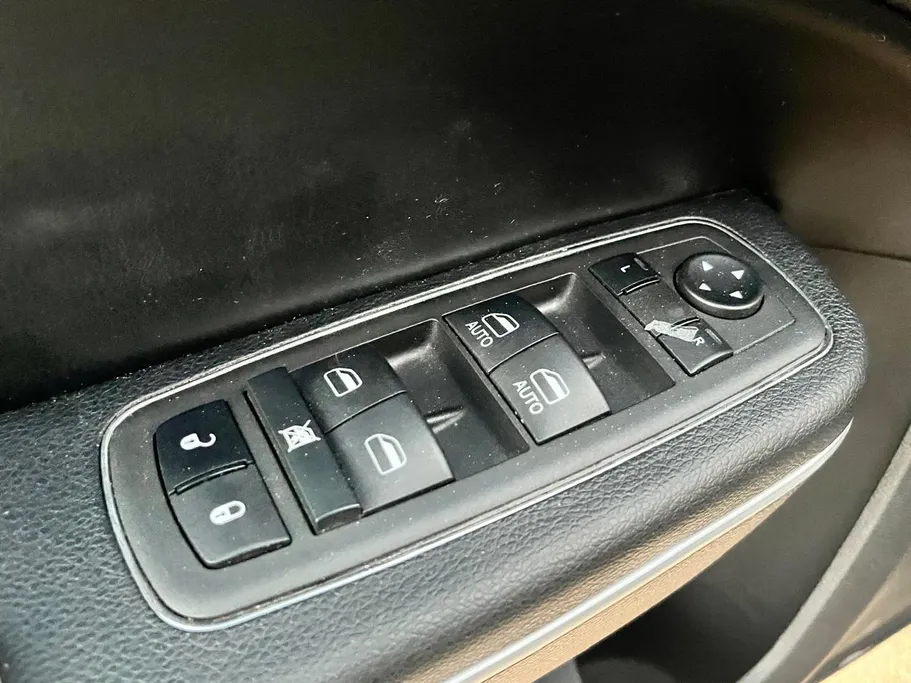 كرايسلر 300 S 2021 