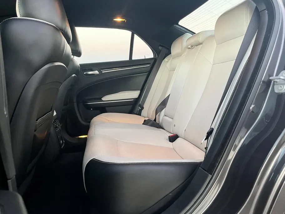 كرايسلر 300 S 2021 