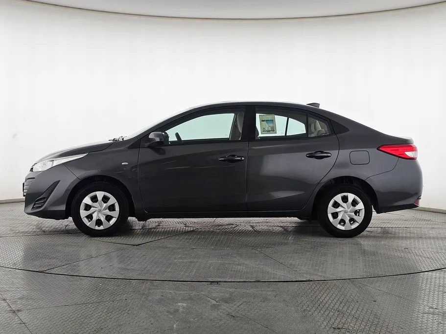 2019 Toyota Yaris  Y