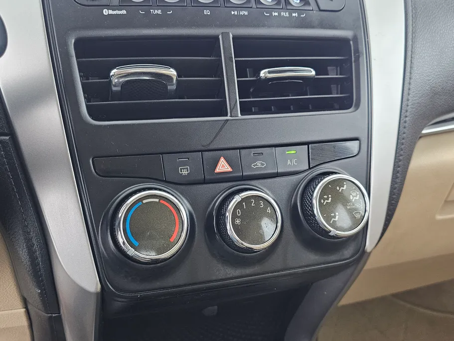 2019 Toyota Yaris  Y