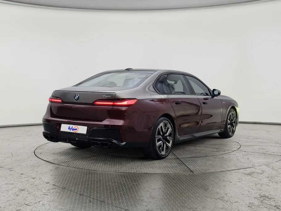 بي ام دبليو الفئة السابعة 760Li 2023 