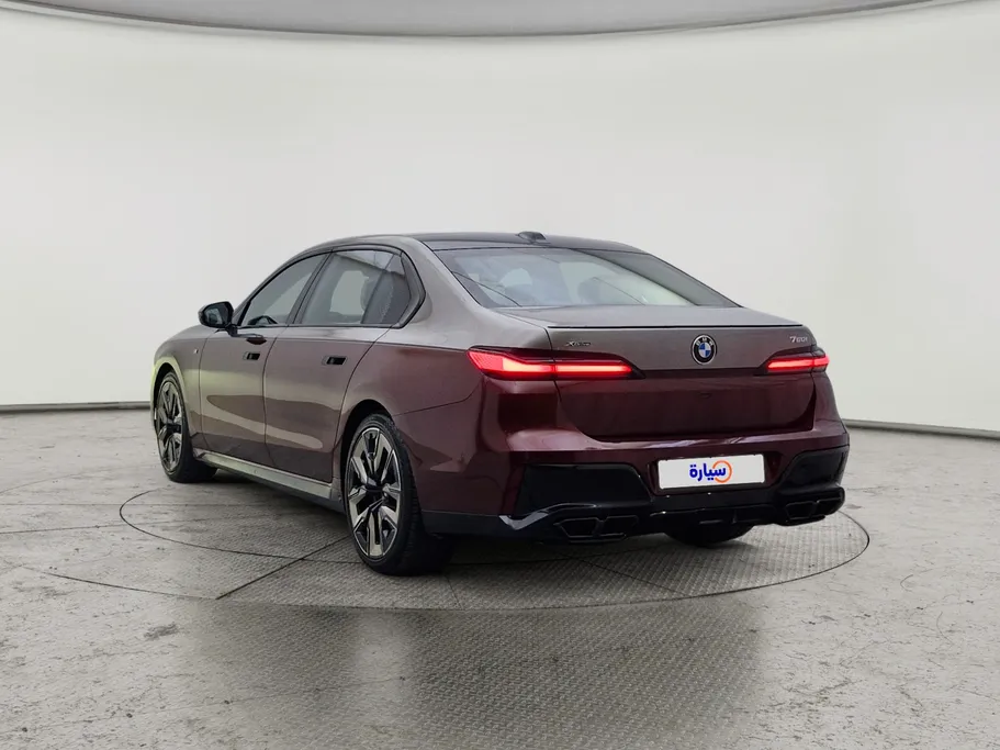 بي ام دبليو الفئة السابعة 760Li 2023 