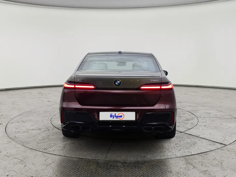 بي ام دبليو الفئة السابعة 760Li 2023 