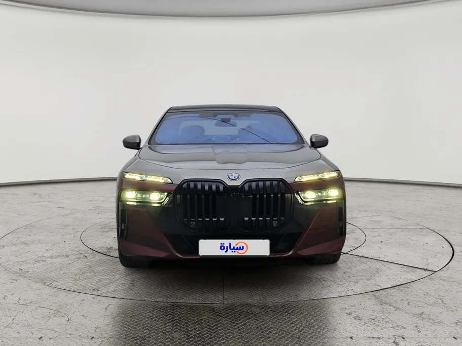بي ام دبليو الفئة السابعة 760Li 2023 