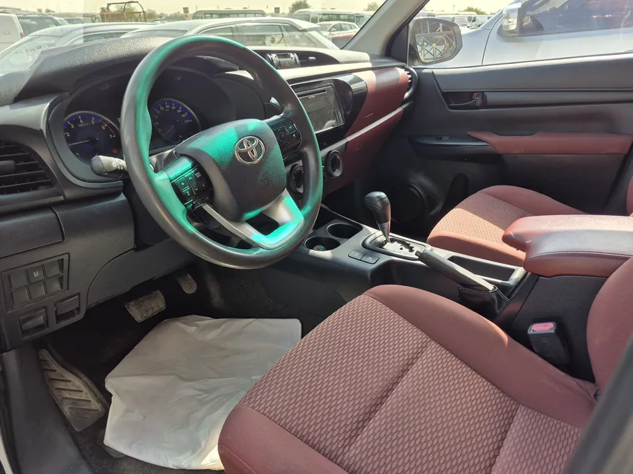 تويوتا هايلكس GLX 2020 