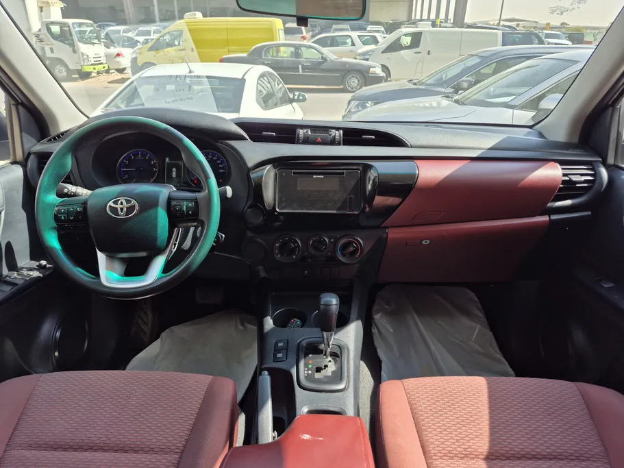 تويوتا هايلكس GLX 2020 