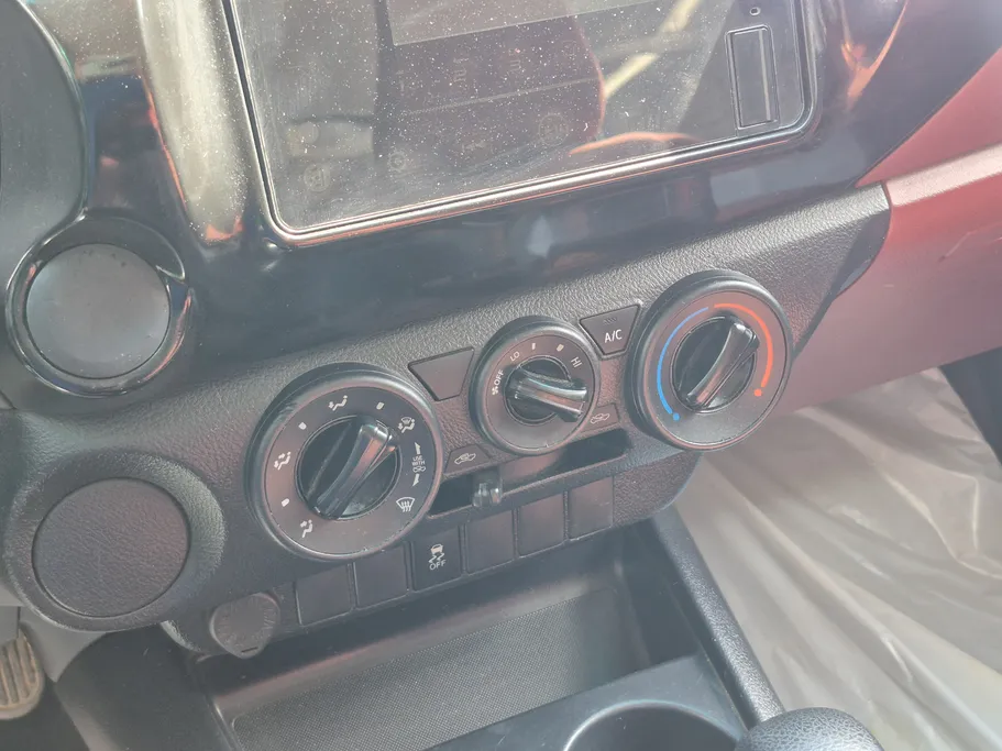 تويوتا هايلكس GLX 2020 