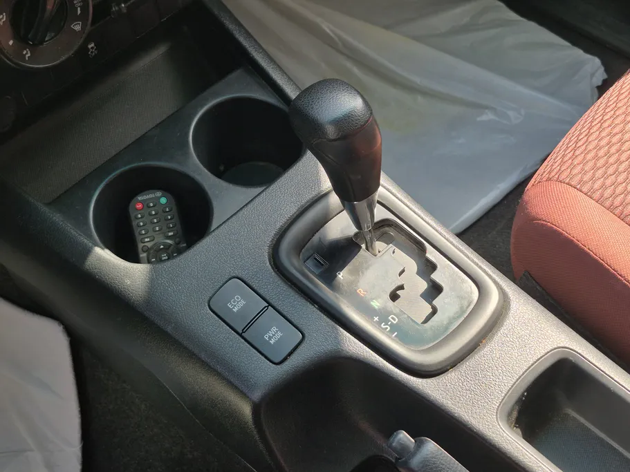 تويوتا هايلكس GLX 2020 