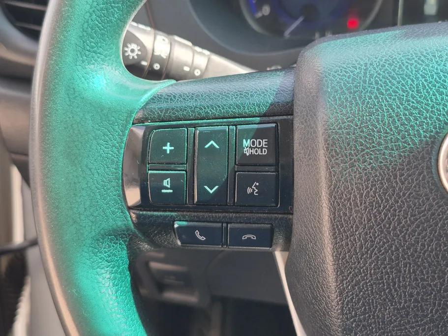 تويوتا هايلكس GLX 2020 