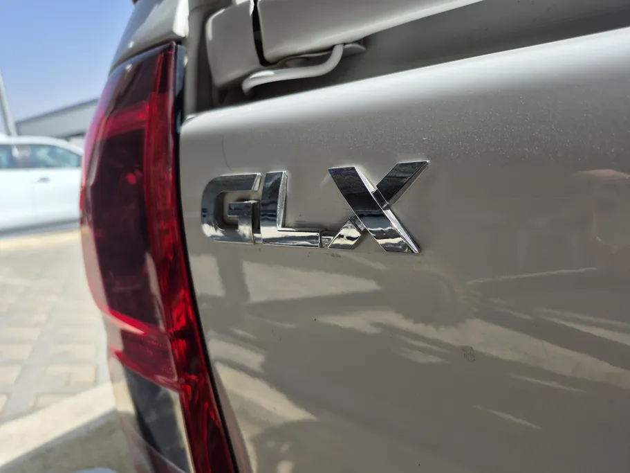 تويوتا هايلكس GLX 2020 