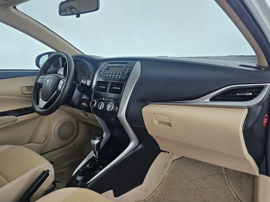 2020 Toyota Yaris  Y