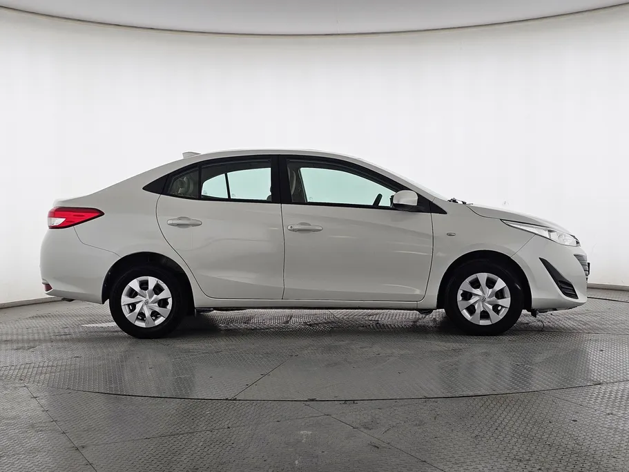 2020 Toyota Yaris  Y