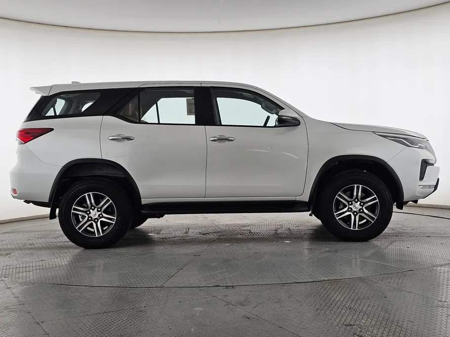 2024 Toyota Fortuner GX